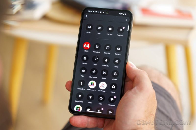 گوشی ناتینگ CMF Phone 1 و باتری بادوام