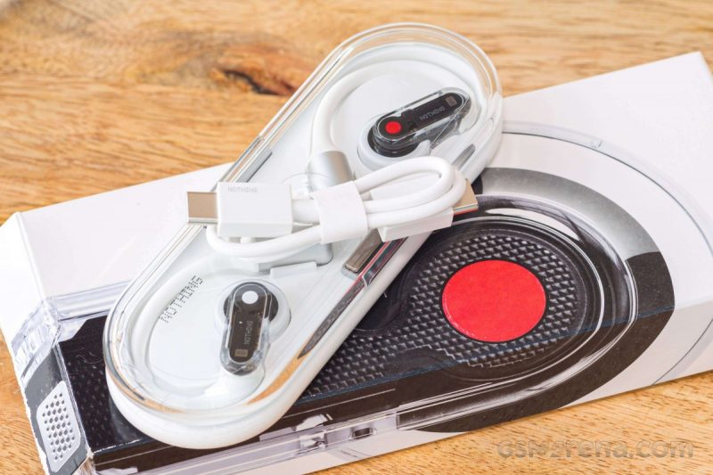 هدفون بی‌سیم ناتینگ Ear Open همراه کیس شارژ