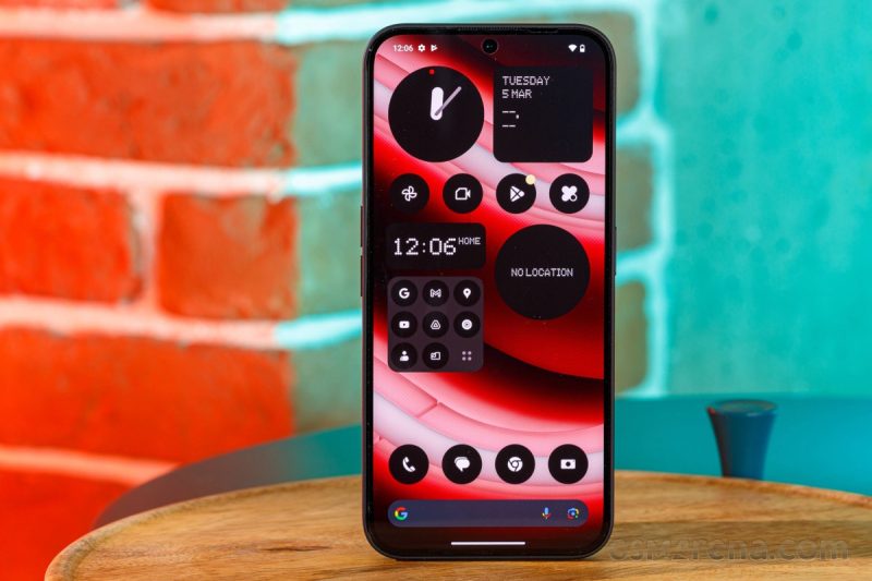 نمایشگر AMOLED گوشی ناتینگ فون ۲a