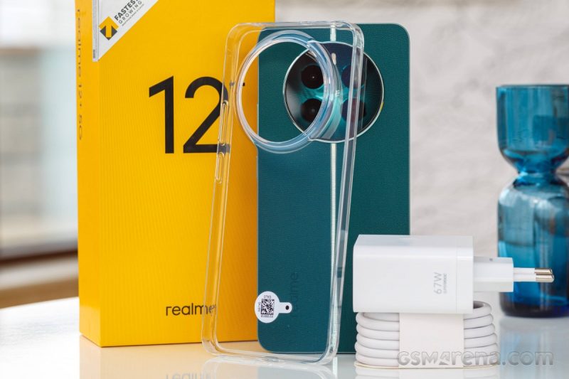 نمایشگر AMOLED گوشی ریلمی ۱۲ پلاس