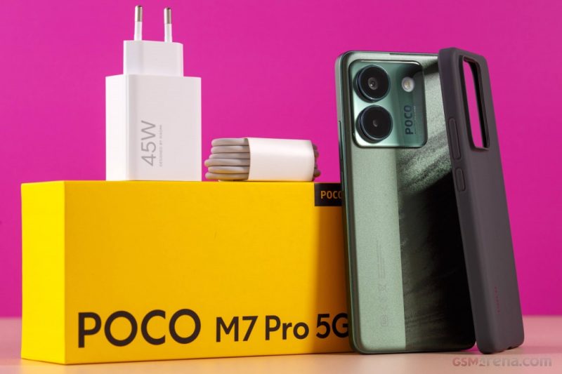 نمای جلوی گوشی هوشمند شیائومی پوکو M7 Pro 5G در دست