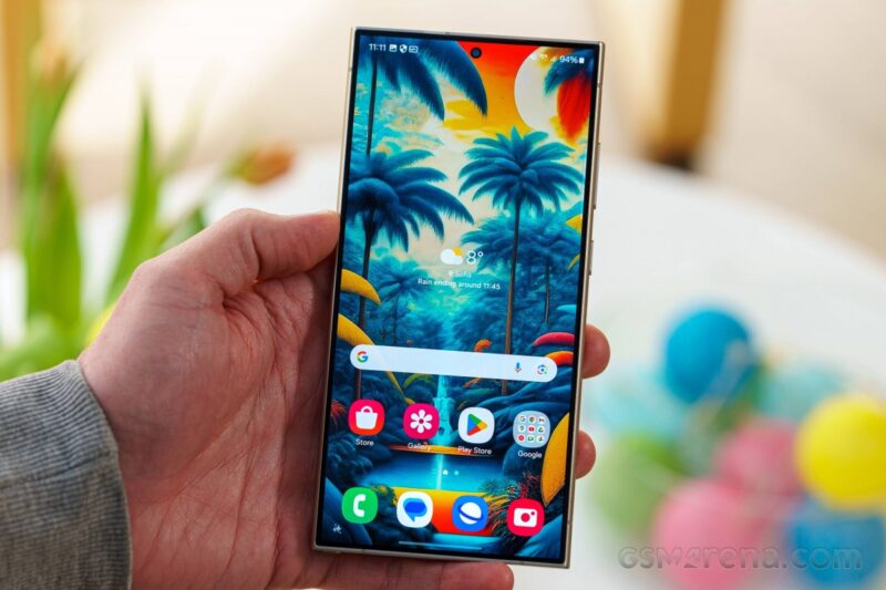 نمایشگر ۶.۸ اینچی تخت گوشی سامسونگ Galaxy S24 Ultra