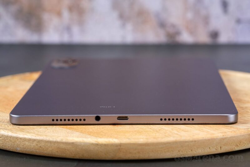 اسپیکرها، جک هدفون و درگاه USB-C تبلت شیائومی Redmi Pad 2